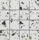 Mozaika gresowa Barwolf Flakes XS Emerald Green KEG-23073 30x30 imitująca lastryko z kamyczkami w odcieniach zieleni.