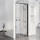 Wnęka łazienkowa z szarymi płytkami podłogowymi, z designerskim szarym stolikiem oraz drzwiami prysznicowymi 80x190 cm, Ravak Pivot PDOP1-80 03G40300Z1, z przezroczystym szkłem oraz czarnymi profilami