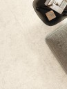 Pytka podłogowa imitująca beton, w kolorze beżowym, matowa, strukturalna powierzchnia Porcelanosa Cancun Caliza