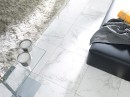 Biała płytka podłogowa marmuropodobna, matowa powierzchnia Porcelanosa Carrara Blanco Natural
