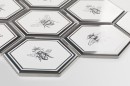 Mozaika dekoracyjna ścienna w kolorze srebrnym z motywem pszczoły, połysk Raw Decor Heksagon XL Queen Bee Silver Połysk 25,6x29,5