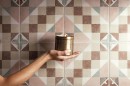 Podłogowo ścienna płytka patchworkowa geometryczna Peronda FS Favara 22,3x22,3 na ścianie kuchni
