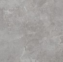 Szara, kwadratowa płytka ceramiczna o wymiarach 120x120 cm z kolekcji Marazzi Mystone Pietra Ligure Cenere, płytka charakteryzuje się matowym, antypoślizgowym wykończeniem (R10) oraz nieregularną teksturą i jasnymi żyłkami