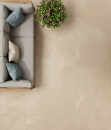 Taras z beżową płytką podłogową imitująca kamień Caesar Slab2 Khaki AExtra20