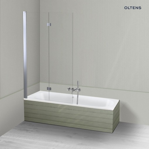 Oltens zestaw Lykke Sela duża prostokątna wanna akrylowa 180x80 cm w kolorze białym z 2-częściowym parawanem nawannowym 115 cm w wykończeniu chrom 18015000 wanna zamontowana i zabudowana płytkami w jasnej łazience
