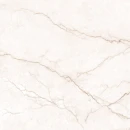 Gres Prime Ceramics Antique Ice Matt Carving 120x120 o subtelnej, matowej powierzchni. Jasne tło z brązowym użyleniem imituje naturalny marmur, a technologia Carving podkreśla strukturę wzoru. Tworzy luksusową i ponadczasową bazę do wnętrz.