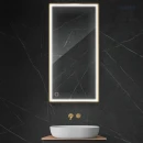 Oltens Nordlis lustro 60x120 cm prostokątne z oświetleniem z przodu z matą grzewczą złoty 64107800 - lustro powieszone na ścianie w łazience gdzie znajduje się biała umywalka