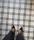 Dunin Quadwell  Carrara GP 30x30- biała, matowa mozaika imitująca marmur z czarnymi akcentami.