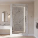 Elegancka łazienka z drewnianą podłogą i marmurowymi płytkami oraz chromowanym zestawem prysznicowy w stylu retro Omnires ARMANCE podtynkowym z deszczownicą i drążkiem SYSAM20CR