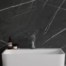 Grafitowa marmurowa ściana, biała ścienna umywalka, bateria umywalkowa stojąca Omnires ART DECO chrom połysk AD5110CR