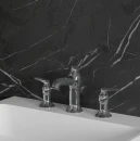 Grafitowa marmurowa ściana, biała ścienna umywalka, bateria umywalkowa 3-otworowa stojąca Omnires ART DECO chrom połysk AD5114CR