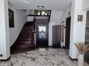 Klasyczny przedsionek z płytkami marmurowymi Marazzi Grande Marble Look Capraia 120x120