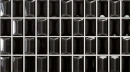 Czarna błyszcząca płytka ścienna WOW 3DB Bevel Onix Gloss 12,5x25 cm z trójwymiarowym, wypukłym profilowaniem (fazowaniem) i jasną fugą. Elegancka mozaika ceramiczna o strukturalnym, trójwymiarowym efekcie.