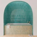 Łukowata nisza łazienkowa wyłożona pionowymi, błyszczącymi, turkusowymi płytkami WOW Casablanca Water Gloss 5x15 cm 135377. Płytki te pokrywają ścianę nad białą wanną. Dolna zabudowa wanny jest z jasnych, linearnych płytek. Na krawędzi biały ręcznik.