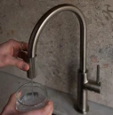 Bateria kuchenna stojąca z zestawem do filtrowania wody Omnires SWITCH, obrotowa dwudrożna wylewka, nikiel szczotkowany SW9057-FD1NI