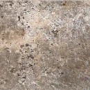 Coem Aquitaine Silver Esterno Modulo AQ6MDE szara płytka gresowa imitująca kamień z wyraźnymi przebarwieniami w różnych wymiarach.
