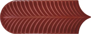 Cifre Alma Scale Garnet Brillo 8x21,5 czerwona płytka dekoracyjna ścienna w połysku w kształcie rybiej łuski