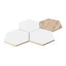 Dekoracyjna mozaika ceramiczna ścienna, w kształcie białego i drewnianego heksagonu Ceramik Studio Heksagon White-Wood 36x25