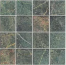 Zbiór kwadratowych, zielonych płytek ścienno-podłogowych WOW Marble Pixel Green R11 15x15 (142012) imitujących kamień. Matowa powierzchnia z unikalną, pikselową strukturą i jasnymi żyłkami przypominającymi mozaikę