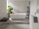 Łazienka z płytkami imitujacymi kamień Porcelanosa Dover