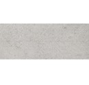 Płytka ścienna imitująca kamień, w kolorze szarym, strukturalna, matowa powierzchnia Porcelanosa Spiga Prada Acero 45x120 100239874