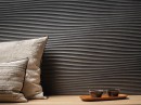 Płytka ścienna imitująca kamień, w kolorze szarym, strukturalna powierzchnia z efektem fali Porcelanosa Samui Verbier Dark 45x120 100300055