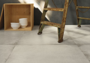 Płytki podłogowe imitujące beton, w matowym wykończeniu Leonardo Ceramica Waterfront W