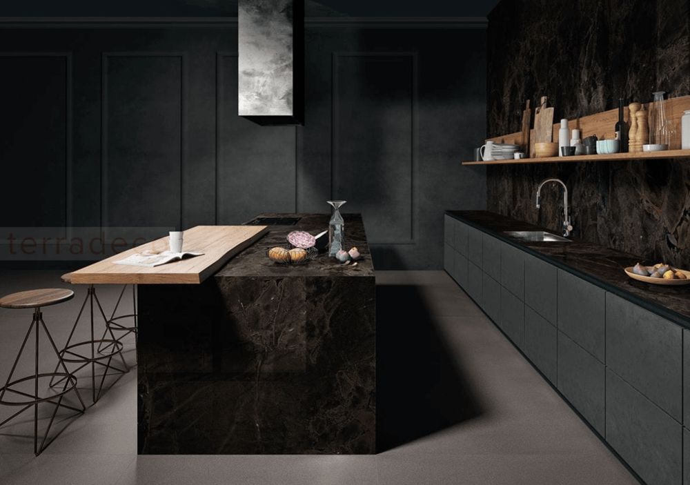 Czarna kuchnia lubi oszczędzać formy