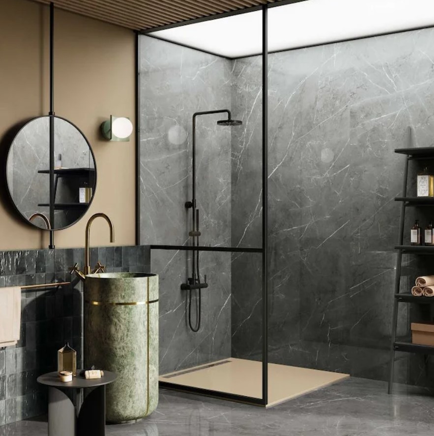 Grafit i drewno w łazience