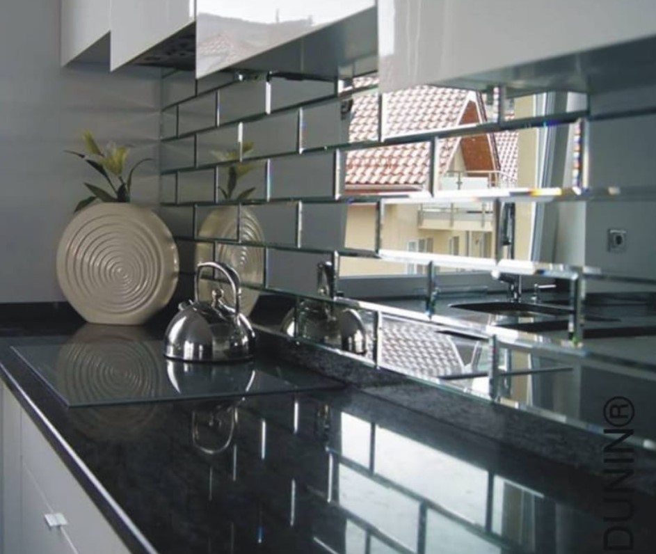 Płytki cegiełki lustrzane w kuchni