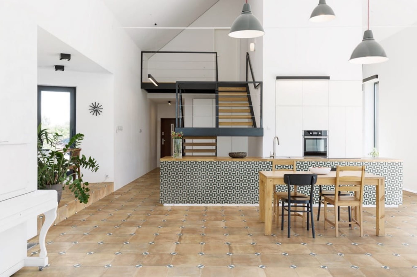 Płytki patchwork na wyspie kuchennej