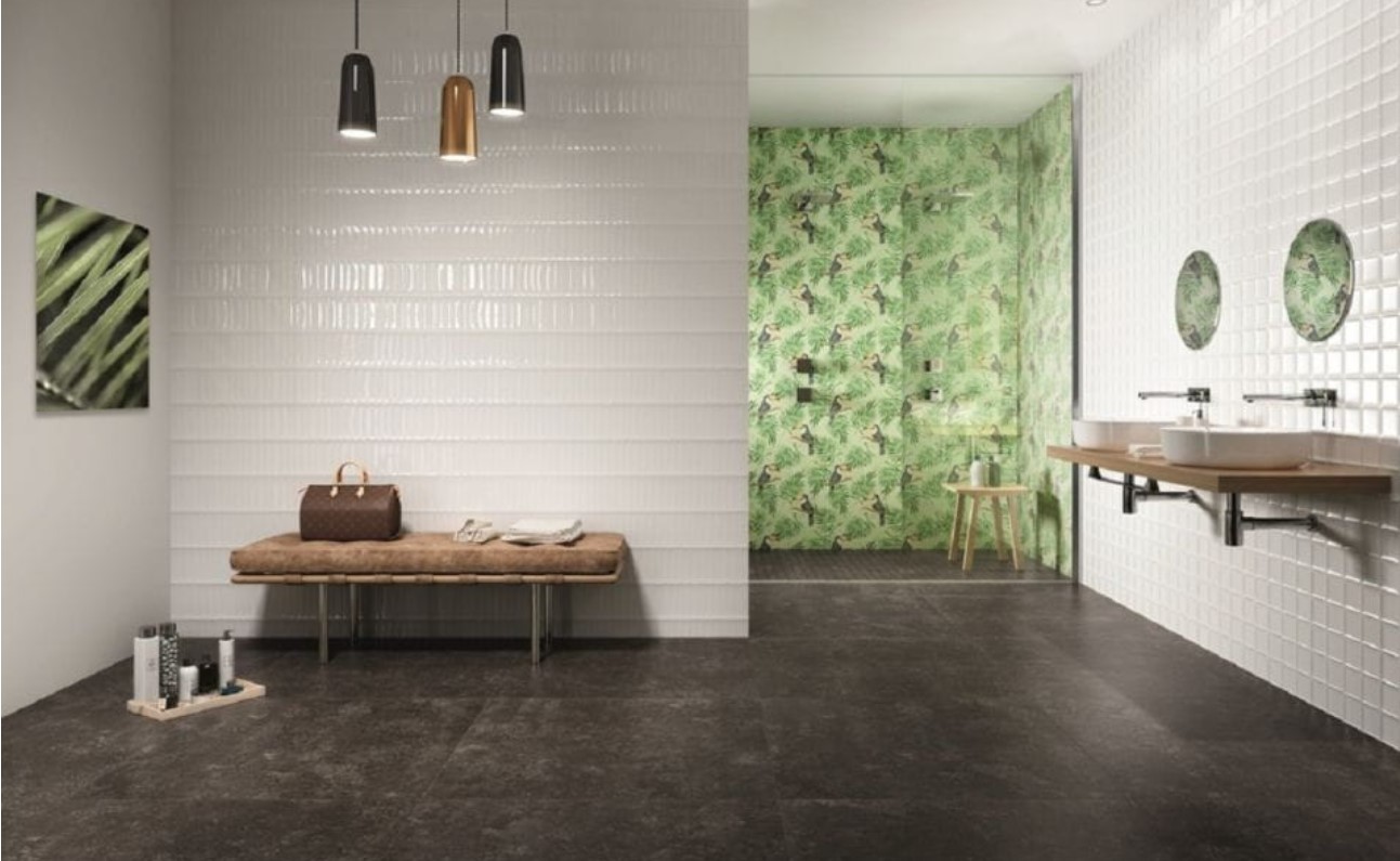 Płytki patchwork w łazience niczym egzotyczna tapeta