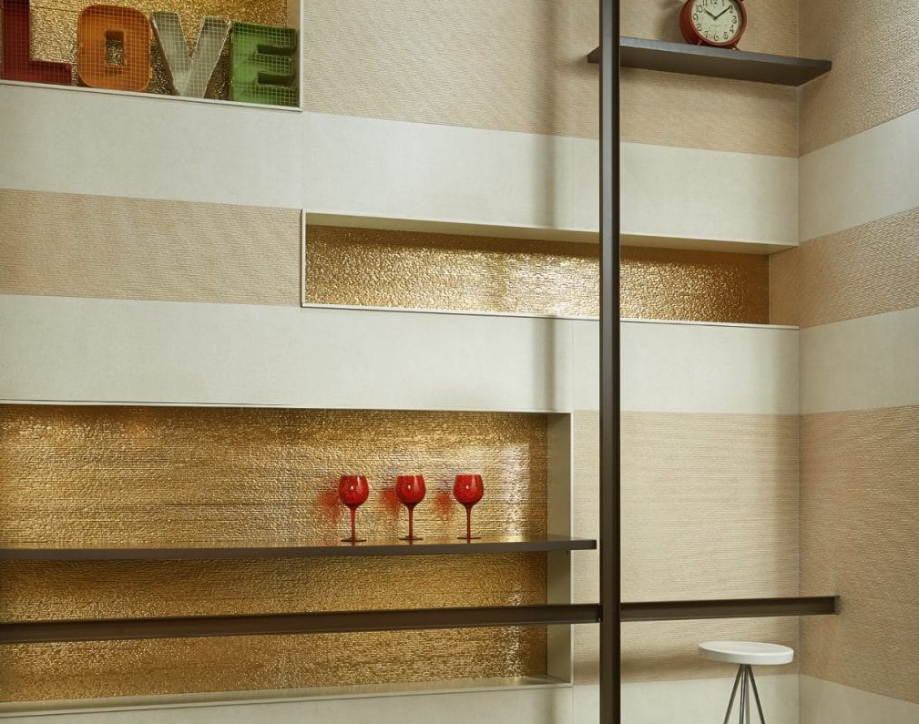 Złote płytki w wykuszach