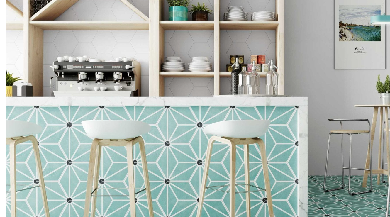 błękit w obudowie wyspy kuchennej