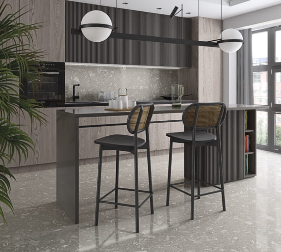 szare lastryko w kuchni