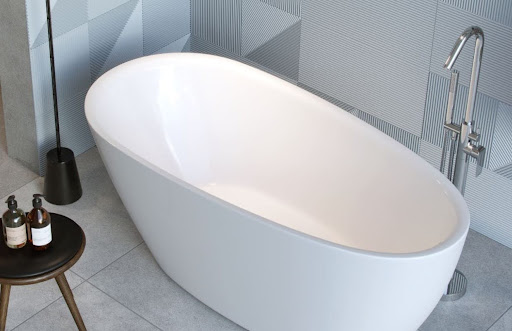 Porównanie różnych rodzajów baterii wannowych: Co wybrać do swojej łazienki?