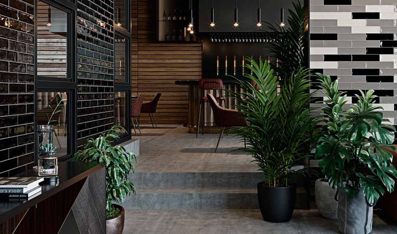 Płytki cegiełki — od wyboru fugi po montaż