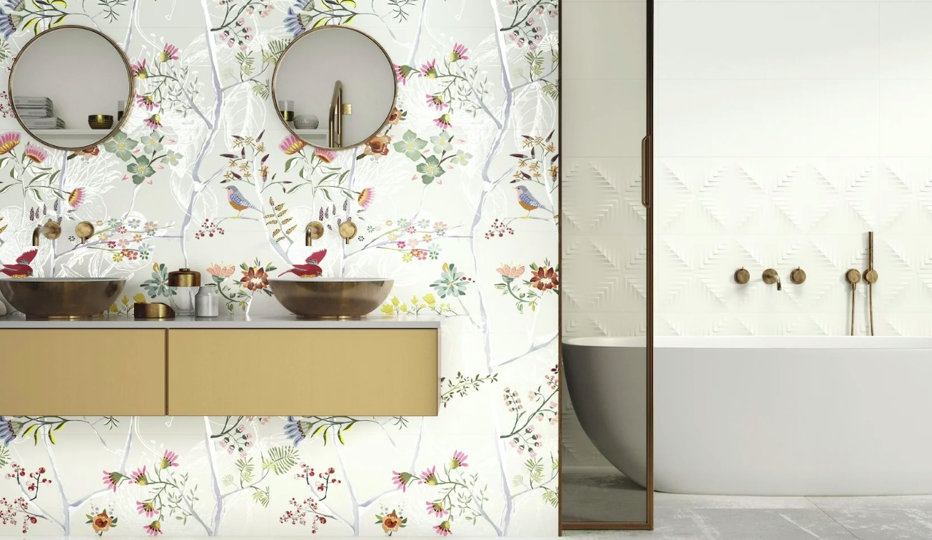 Płytki łazienkowe: Porównanie płytek ceramicznych, porcelanowych i kamiennych do łazienki